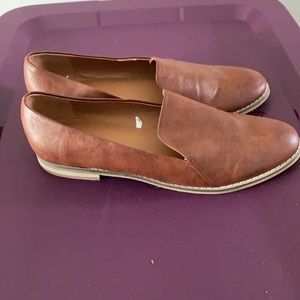 Indigo Rd. Leather loafers with wooden soles